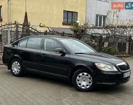 Черный Шкода Октавия, объемом двигателя 1.6 л и пробегом 216 тыс. км за 7300 $, фото 4 на Automoto.ua