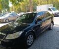Черный Шкода Октавия, объемом двигателя 1.6 л и пробегом 348 тыс. км за 8000 $, фото 1 на Automoto.ua