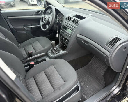 Черный Шкода Октавия, объемом двигателя 1.6 л и пробегом 242 тыс. км за 7250 $, фото 11 на Automoto.ua