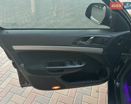 Черный Шкода Октавия, объемом двигателя 1.6 л и пробегом 310 тыс. км за 7500 $, фото 16 на Automoto.ua