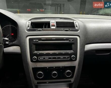 Черный Шкода Октавия, объемом двигателя 1.9 л и пробегом 293 тыс. км за 6800 $, фото 17 на Automoto.ua