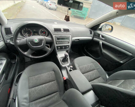Чорний Шкода Октавія, об'ємом двигуна 1.6 л та пробігом 183 тис. км за 7999 $, фото 31 на Automoto.ua