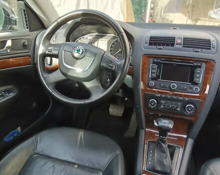 Черный Шкода Октавия, объемом двигателя 1.6 л и пробегом 220 тыс. км за 11500 $, фото 3 на Automoto.ua