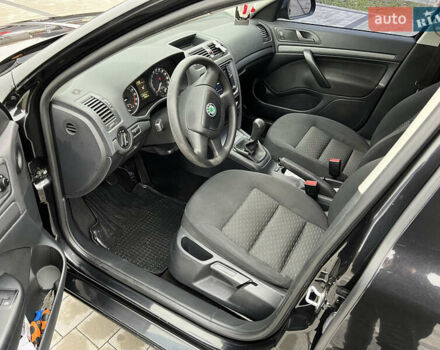 Черный Шкода Октавия, объемом двигателя 1.6 л и пробегом 195 тыс. км за 7500 $, фото 3 на Automoto.ua