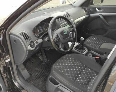 Черный Шкода Октавия, объемом двигателя 1.8 л и пробегом 207 тыс. км за 8100 $, фото 14 на Automoto.ua