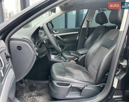 Черный Шкода Октавия, объемом двигателя 1.8 л и пробегом 159 тыс. км за 7990 $, фото 8 на Automoto.ua