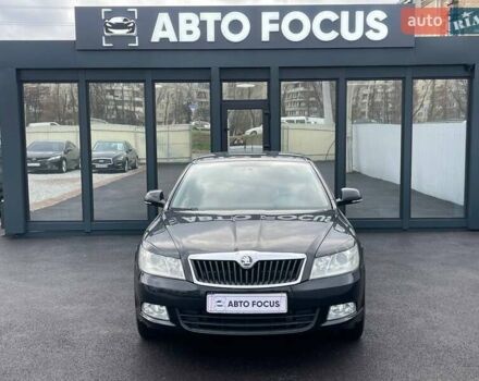 Черный Шкода Октавия, объемом двигателя 1.8 л и пробегом 159 тыс. км за 7990 $, фото 2 на Automoto.ua