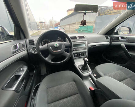 Чорний Шкода Октавія, об'ємом двигуна 1.6 л та пробігом 183 тис. км за 7999 $, фото 27 на Automoto.ua