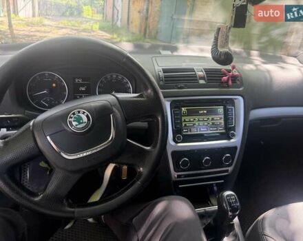 Черный Шкода Октавия, объемом двигателя 1.6 л и пробегом 217 тыс. км за 9100 $, фото 10 на Automoto.ua