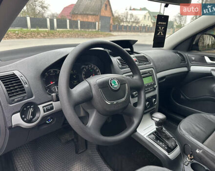 Черный Шкода Октавия, объемом двигателя 1.6 л и пробегом 175 тыс. км за 8300 $, фото 33 на Automoto.ua