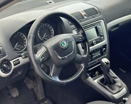 Шкода Октавия 2012 в Львове на Automoto.ua Черный Шкода Октавия, объемом двигателя 1.6 л и пробегом 283 тыс. км за 8300 $, фото 7 на Automoto.ua