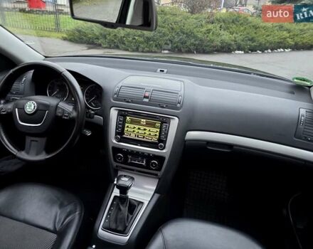 Черный Шкода Октавия, объемом двигателя 1.8 л и пробегом 215 тыс. км за 9400 $, фото 90 на Automoto.ua