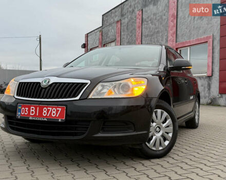 Черный Шкода Октавия, объемом двигателя 1.6 л и пробегом 188 тыс. км за 7999 $, фото 1 на Automoto.ua