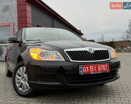 Черный Шкода Октавия, объемом двигателя 1.6 л и пробегом 188 тыс. км за 7999 $, фото 6 на Automoto.ua