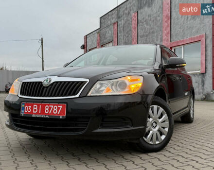 Черный Шкода Октавия, объемом двигателя 1.6 л и пробегом 188 тыс. км за 7999 $, фото 2 на Automoto.ua