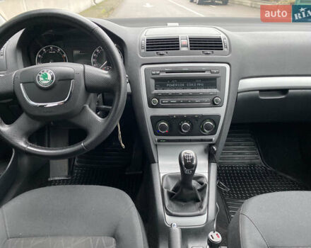 Чорний Шкода Октавія, об'ємом двигуна 1.6 л та пробігом 183 тис. км за 7999 $, фото 28 на Automoto.ua