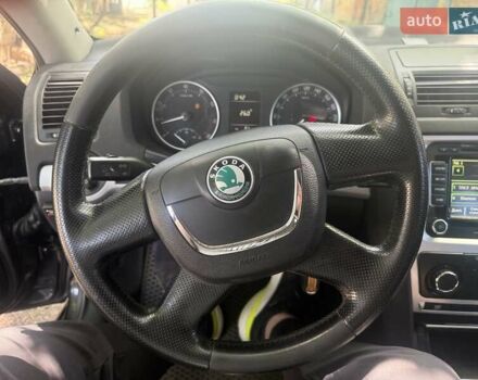 Черный Шкода Октавия, объемом двигателя 1.6 л и пробегом 217 тыс. км за 9100 $, фото 6 на Automoto.ua