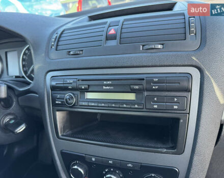 Черный Шкода Октавия, объемом двигателя 1.6 л и пробегом 176 тыс. км за 9000 $, фото 22 на Automoto.ua