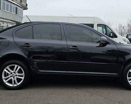 Чорний Шкода Октавія, об'ємом двигуна 2 л та пробігом 240 тис. км за 10900 $, фото 2 на Automoto.ua
