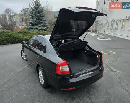 Черный Шкода Октавия, объемом двигателя 1.8 л и пробегом 215 тыс. км за 9400 $, фото 144 на Automoto.ua