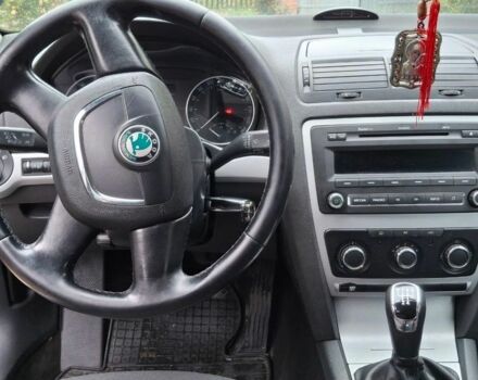 Шкода Октавия 2012 в Полтаве на Automoto.ua Черный Шкода Октавия, объемом двигателя 1.6 л и пробегом 146 тыс. км за 10000 $, фото 7 на Automoto.ua