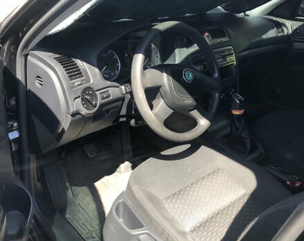 Черный Шкода Октавия, объемом двигателя 1.6 л и пробегом 236 тыс. км за 8500 $, фото 4 на Automoto.ua