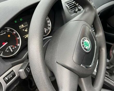 Черный Шкода Октавия, объемом двигателя 1.8 л и пробегом 73 тыс. км за 11200 $, фото 8 на Automoto.ua