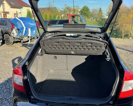 Черный Шкода Октавия, объемом двигателя 1.6 л и пробегом 176 тыс. км за 9000 $, фото 4 на Automoto.ua