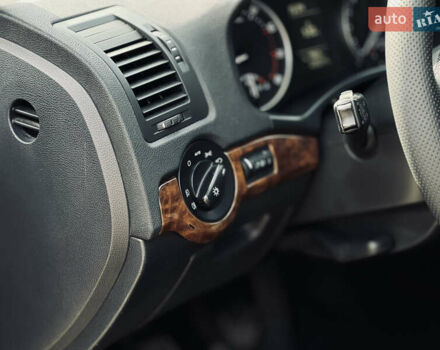 Черный Шкода Октавия, объемом двигателя 1.8 л и пробегом 230 тыс. км за 8200 $, фото 12 на Automoto.ua