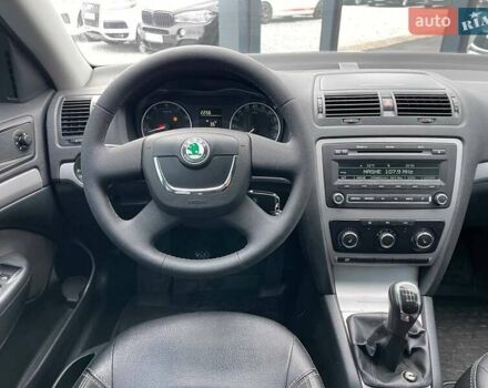 Черный Шкода Октавия, объемом двигателя 1.8 л и пробегом 159 тыс. км за 7990 $, фото 13 на Automoto.ua