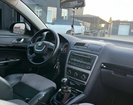 Черный Шкода Октавия, объемом двигателя 1.8 л и пробегом 266 тыс. км за 7500 $, фото 8 на Automoto.ua