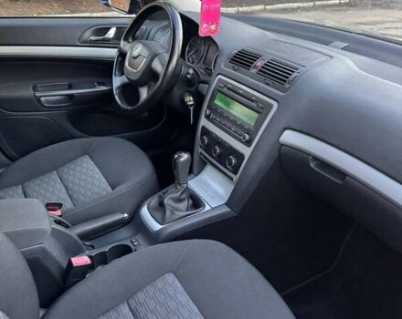 Черный Шкода Октавия, объемом двигателя 1.4 л и пробегом 232 тыс. км за 7500 $, фото 6 на Automoto.ua