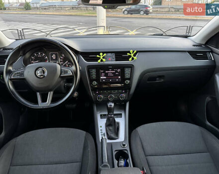 Черный Шкода Октавия, объемом двигателя 1.8 л и пробегом 244 тыс. км за 10999 $, фото 17 на Automoto.ua