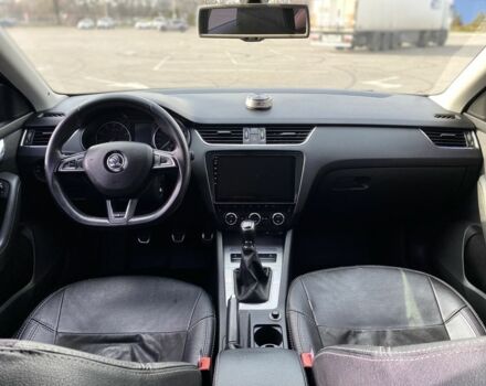Чорний Шкода Октавія, об'ємом двигуна 1.8 л та пробігом 212 тис. км за 10500 $, фото 7 на Automoto.ua