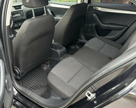 Чорний Шкода Октавія, об'ємом двигуна 1.2 л та пробігом 216 тис. км за 7800 $, фото 4 на Automoto.ua