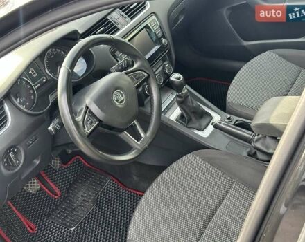 Черный Шкода Октавия, объемом двигателя 1.6 л и пробегом 300 тыс. км за 9790 $, фото 16 на Automoto.ua