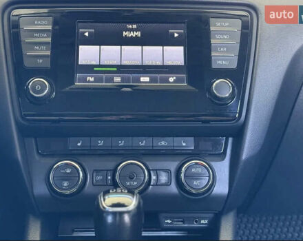 Черный Шкода Октавия, объемом двигателя 1.4 л и пробегом 186 тыс. км за 10000 $, фото 6 на Automoto.ua