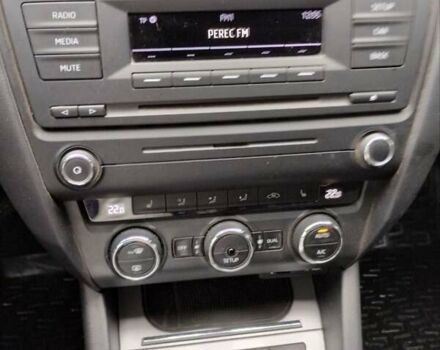 Черный Шкода Октавия, объемом двигателя 1.4 л и пробегом 93 тыс. км за 11000 $, фото 3 на Automoto.ua