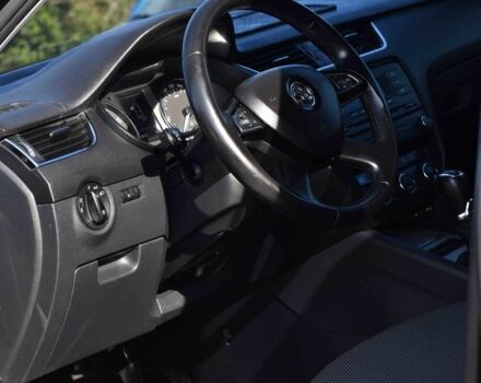 Черный Шкода Октавия, объемом двигателя 1.8 л и пробегом 199 тыс. км за 8999 $, фото 7 на Automoto.ua