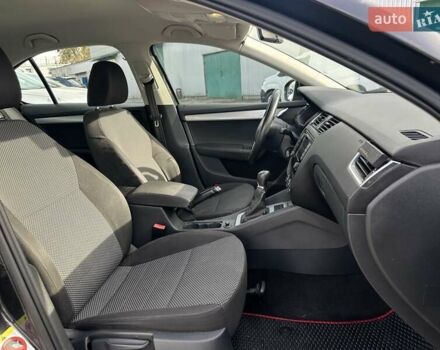 Черный Шкода Октавия, объемом двигателя 1.6 л и пробегом 300 тыс. км за 9790 $, фото 28 на Automoto.ua