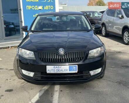 Черный Шкода Октавия, объемом двигателя 1.6 л и пробегом 300 тыс. км за 9790 $, фото 2 на Automoto.ua