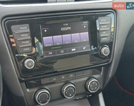 Черный Шкода Октавия, объемом двигателя 1.6 л и пробегом 300 тыс. км за 9790 $, фото 23 на Automoto.ua