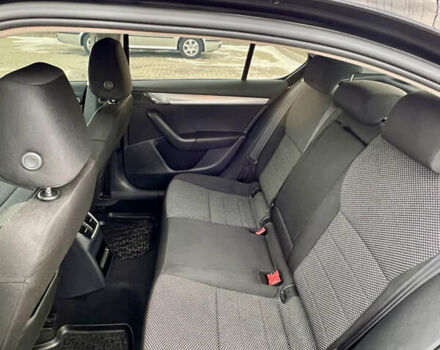 Черный Шкода Октавия, объемом двигателя 1.2 л и пробегом 199 тыс. км за 8000 $, фото 12 на Automoto.ua