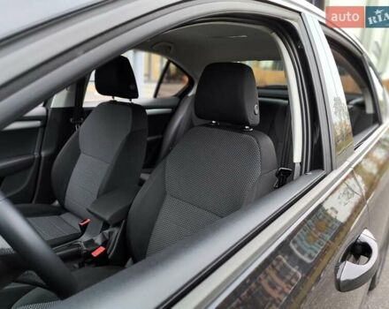 Черный Шкода Октавия, объемом двигателя 1.4 л и пробегом 252 тыс. км за 9990 $, фото 3 на Automoto.ua