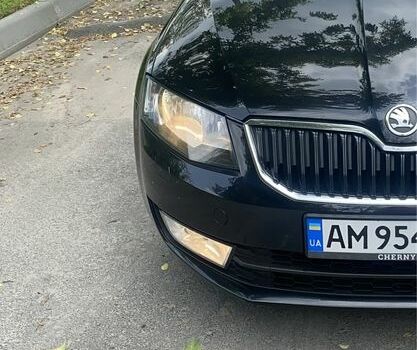 Черный Шкода Октавия, объемом двигателя 1.6 л и пробегом 237 тыс. км за 10900 $, фото 5 на Automoto.ua
