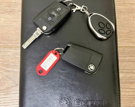 Черный Шкода Октавия, объемом двигателя 1.2 л и пробегом 199 тыс. км за 8000 $, фото 20 на Automoto.ua