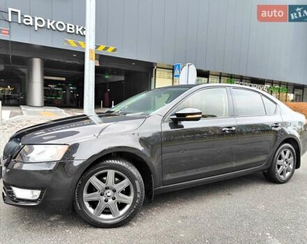 Черный Шкода Октавия, объемом двигателя 1.4 л и пробегом 252 тыс. км за 9990 $, фото 4 на Automoto.ua