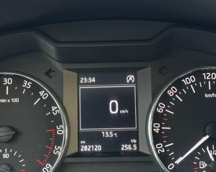 Черный Шкода Октавия, объемом двигателя 2 л и пробегом 272 тыс. км за 10000 $, фото 6 на Automoto.ua