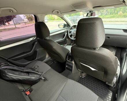 Черный Шкода Октавия, объемом двигателя 2 л и пробегом 272 тыс. км за 10000 $, фото 14 на Automoto.ua