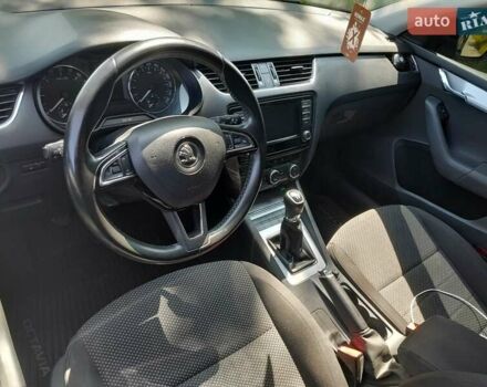 Чорний Шкода Октавія, об'ємом двигуна 1.6 л та пробігом 300 тис. км за 10950 $, фото 2 на Automoto.ua